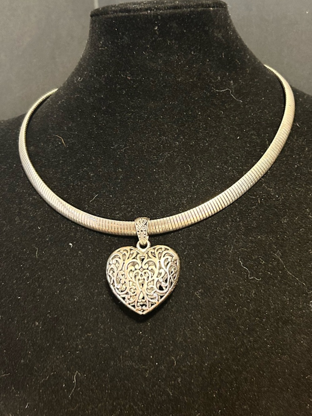 Silver Heart Filigree Pendant‎ Choker Necklace - Women Jewelry